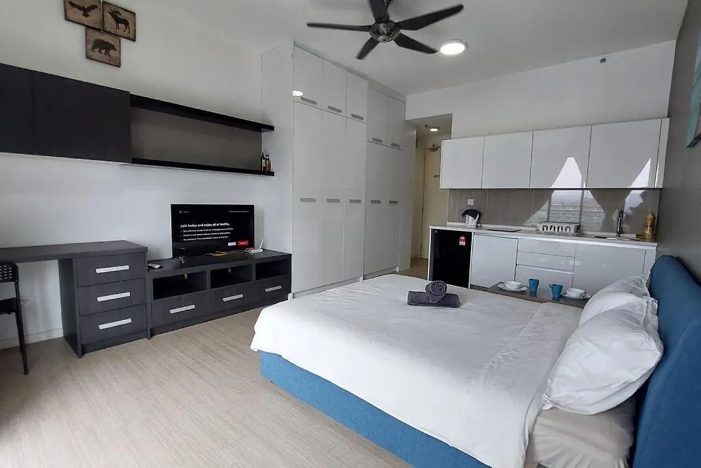Apartment Inspired Homes @ Pj Grand Sofo#10, Free Parking, 2Pax Petaling Jaya
